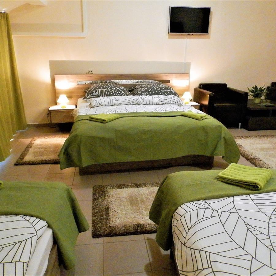 Bartok Ter Panzio Bed and Breakfast Eger Eksteriør billede
