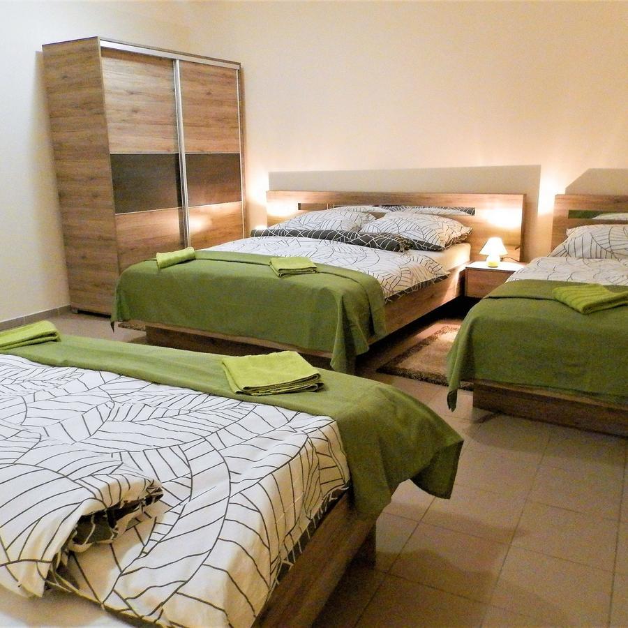 Bartok Ter Panzio Bed and Breakfast Eger Eksteriør billede